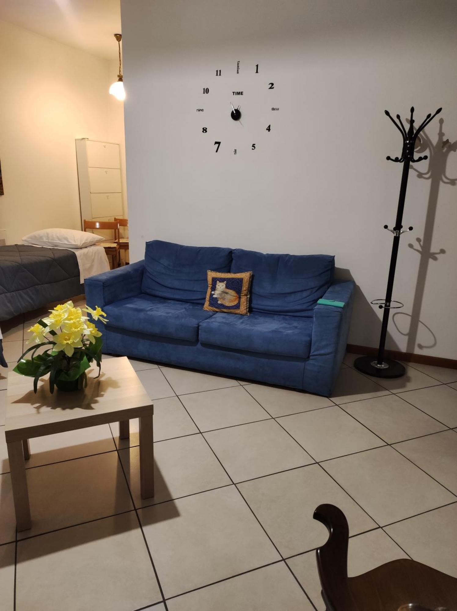 Holiday House By The Lake Arona Esterno foto